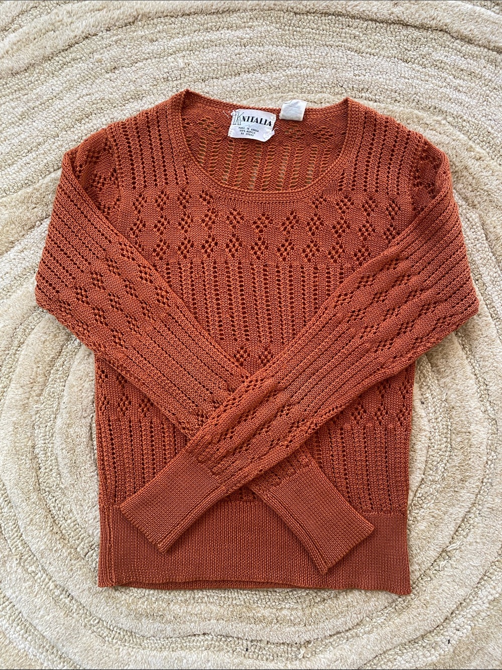 Beautiful Vintage lightweight knit pullover sweater by Knitalia